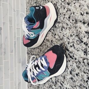 FIGS X New Balance 57 / 40 Running Shoes sz 4.5 D athletic sneakers M5740FAA
